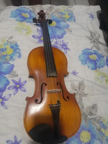 Violino 4x4 feito a mão