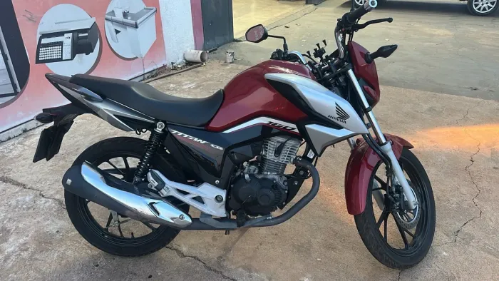 Vendo titan 160cc com apenas 16 mil km