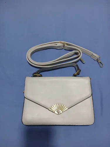Combo 2 Bolsas Femininas R$ 120 - Cinza Clara + Melissa.