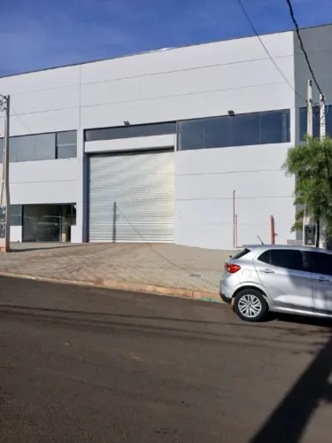 Galpão com 1130m² de área construída no Cond. Industrial Duas Barras