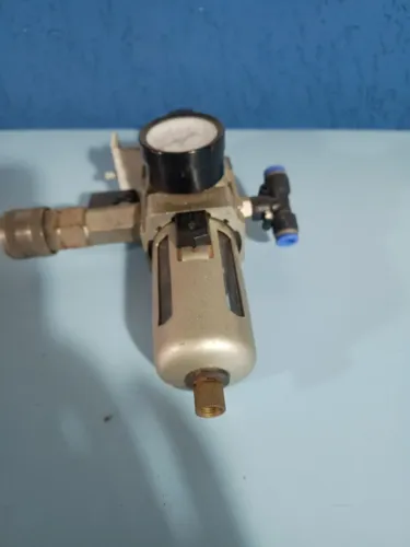 Regulador de ar comprimido com filtro e bico 1/4