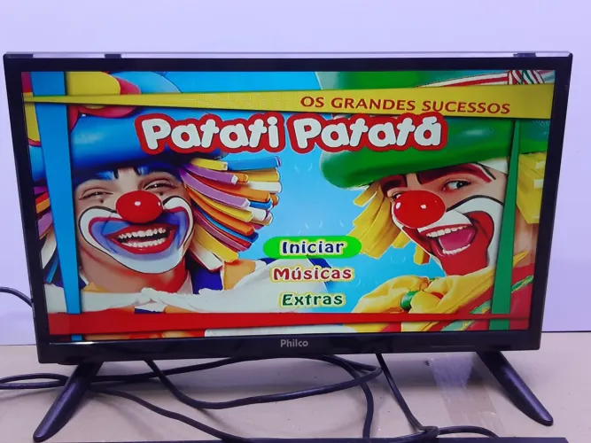 Tv led philco para carro 12 volts novissima sem detalhes.