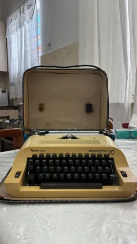 MÁQUINA DE ESCREVER ANTIGA REMINGTON 20 COM CASE DE COURO ORIGINAL