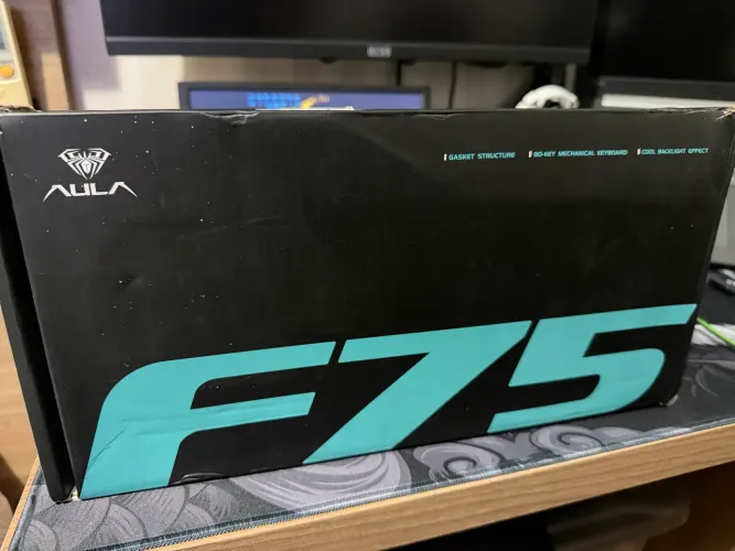 Teclado Aula F75