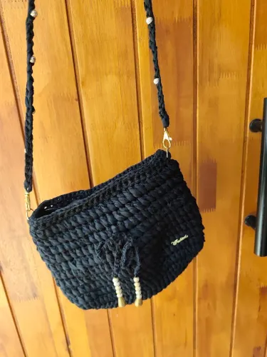 Bolsa preta de crochê