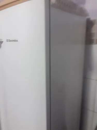 Vendo esta geladeira pega tudo perfeita