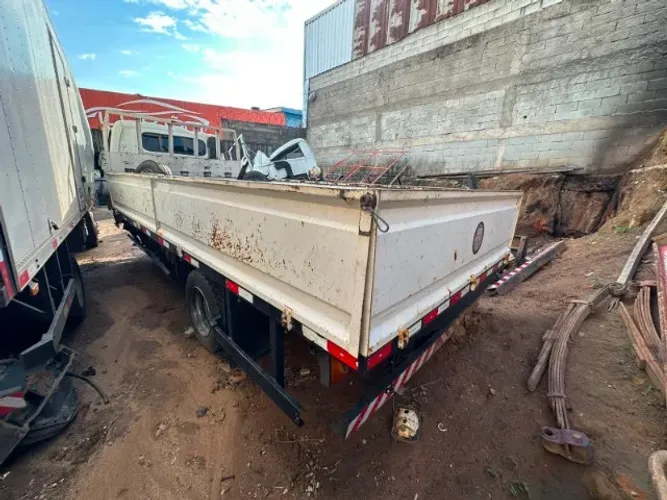 CARROCERIA DE FERRO PARA CAMINHÃO MEDIDAS LARGURA 220 ALTURA TAMPA 56 COMPRIMENTO 4,95