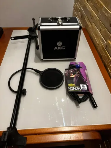 Microfone condensador Akg P220, Nota, Novo, Maleta manuais e Acessórios