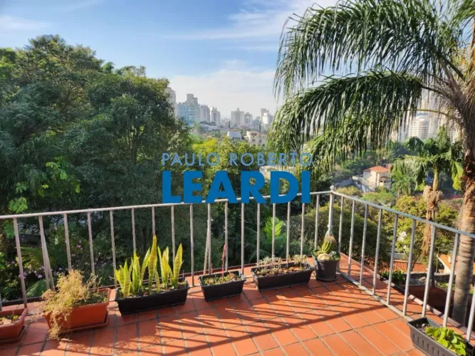 SOBRADO - PACAEMBU - SP