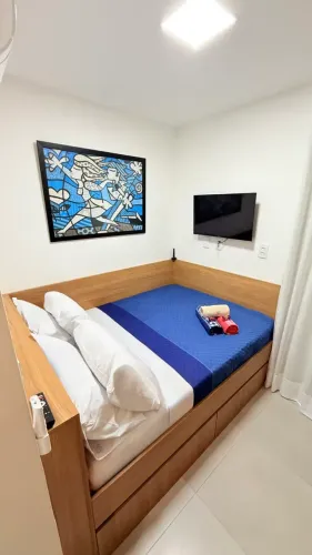 Studio de 20 m², mobiliado com varanda e vista mar em Stella Maris, Salvador.