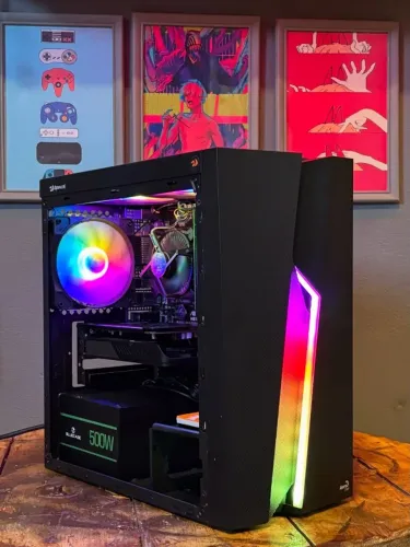 i5 4590 | RX 550 4GB | 16GB DDR3 | SSD 256GB | Fonte 500W