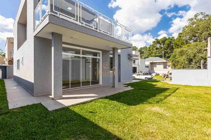 EXCELENTE CASA PARA LOCAÇÃO | 3 DORMITÓRIOS (1 SUÍTE) + 3 VAGAS EM SANTA FELICIDADE