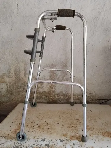 Andador para idosos com rodinhas