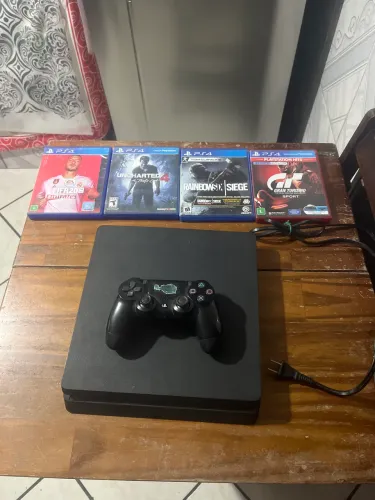 Ps4 slim 500Gb 4 jogos