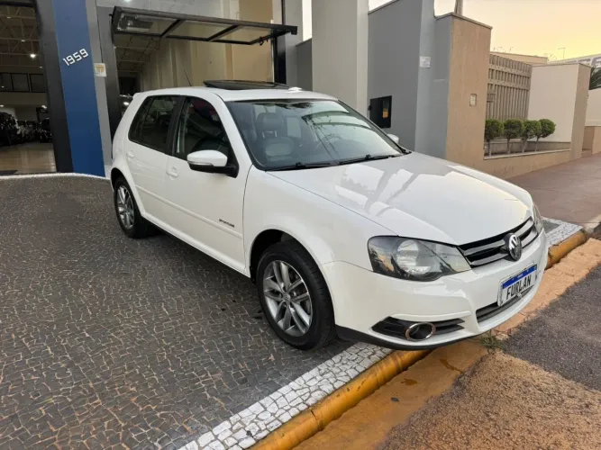 Volkswagen Golf Sportline 1.6 MI Total Flex 8V 4P 2013