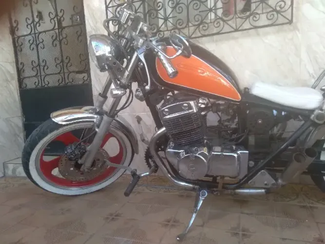 CUSTOM 250CC. 