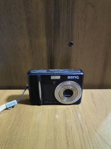 Câmera Digital BenQ DC C1250 12MP Retrô Y2K (Pilhas AA)