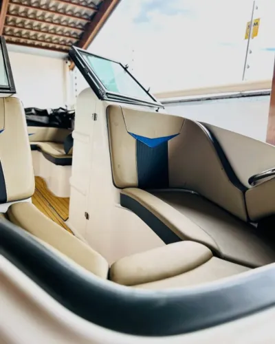 LANCHA TRITON 230