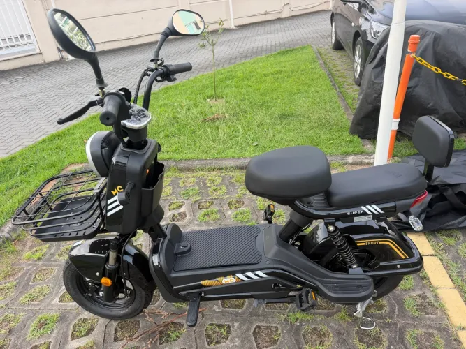 Vendo moto elétrica da moto chefe nova