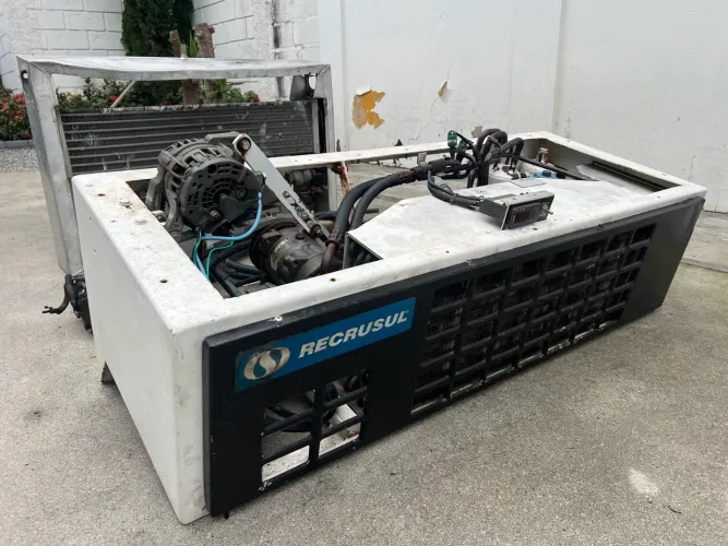 Equipamento de Refrigeração, para Baú, Recrusul/ Refrinorte, Elétrico e acoplado. 