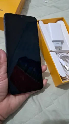 Vendo um celular com 4 meses de comprado  em perfeito estado  