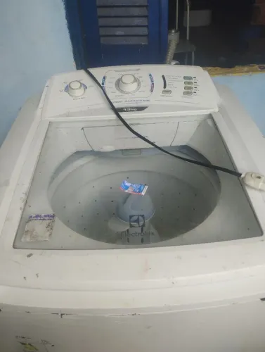 Estou vendendo essa máquina de lavar roupa