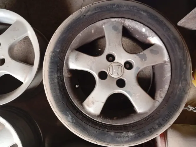 Pneu de carro original Honda