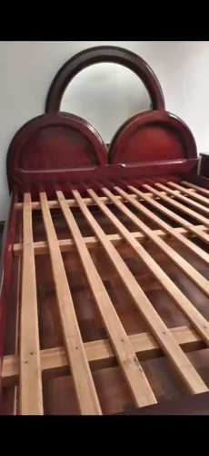 Cama de Casal com dois criados