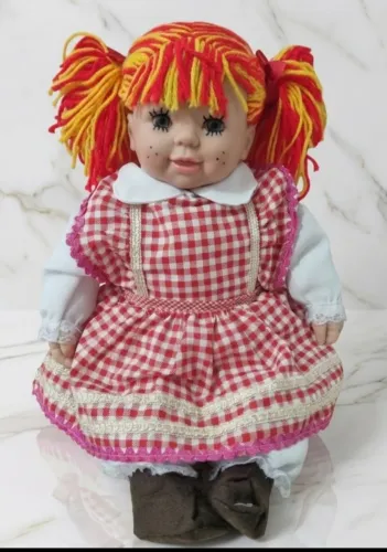 Boneca Emília 