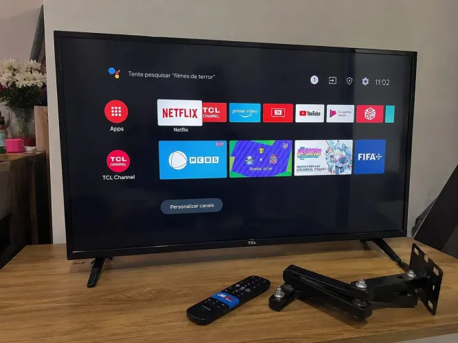 Smart TV TCL 32 + Suporte Articulado Dobrável - R$ 900