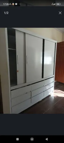 Guarda-roupa espaçoso