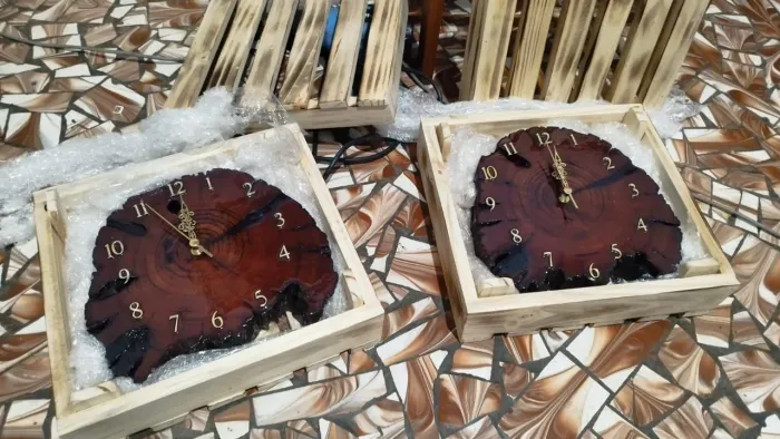 Relógio no estilo rústico.