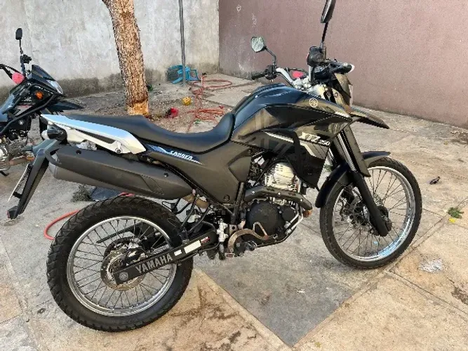 Vendo Yamaha lander 250