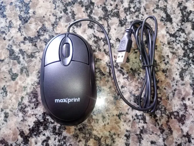 Mouse simples, em boas condições.