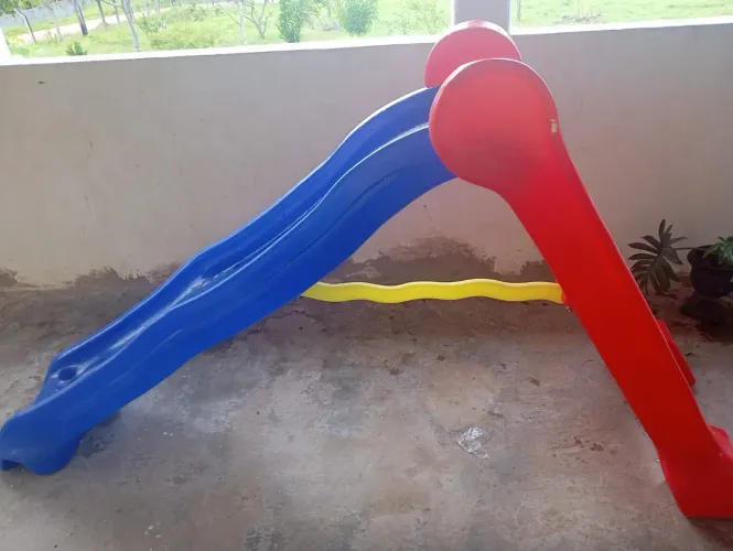 Escorregadia top para as crianças se divertir .ZAP *