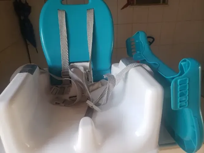 Cadeira pra criança se alimentar