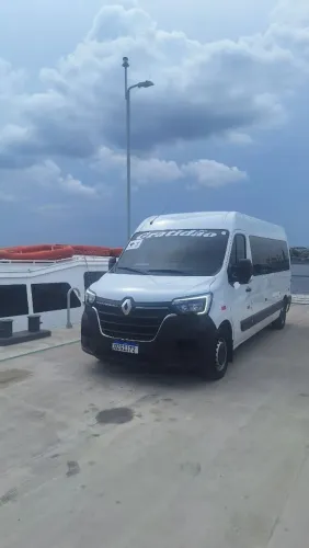 Alugo van executiva com motorista 