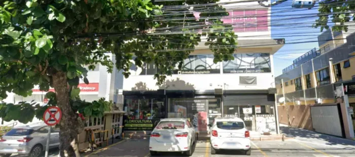Loja no primeiro andar com 26m² em Vilas do Atlântico, ao lado do Bradesco.