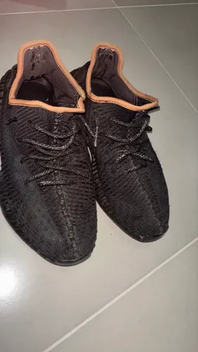 Yeezy Boost 350 V2 Cinder