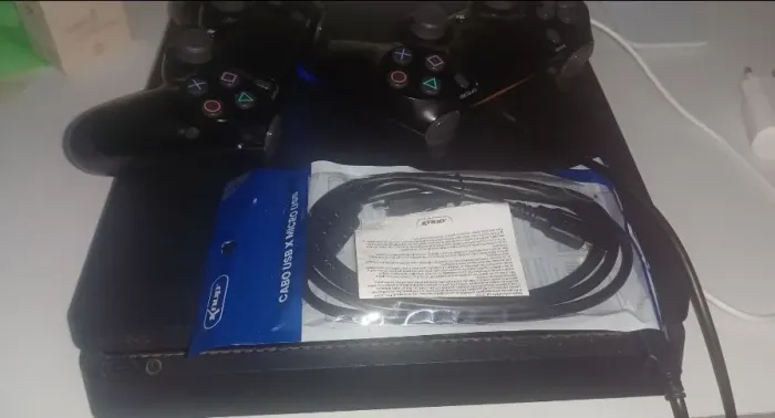 Playstation 4 slim