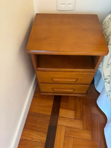 Mesinha de cabeceira
