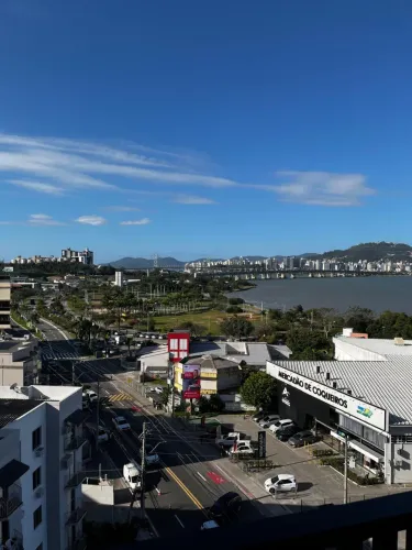 ? APARTAMENTO À VENDA EM COQUEIROS - FLORIANÓPOLIS