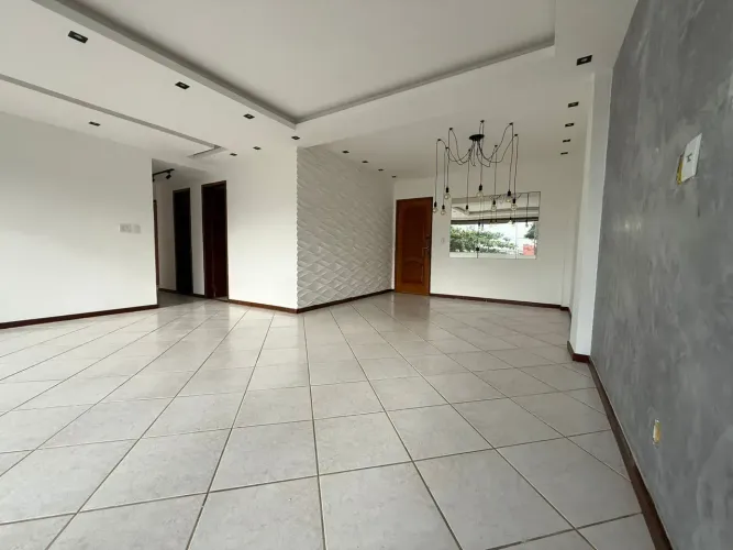 Vendo apartamento na praia com 3 quartos em Cavaleiros - Macaé - RJ