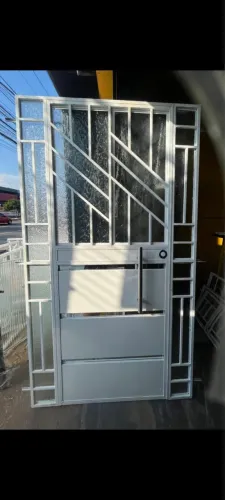 Porta de ferro