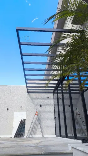 Estrutura metalica, pergolado cobertura completa 