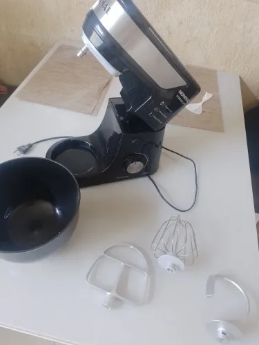 Vendo Batedeira Mondial (nova)