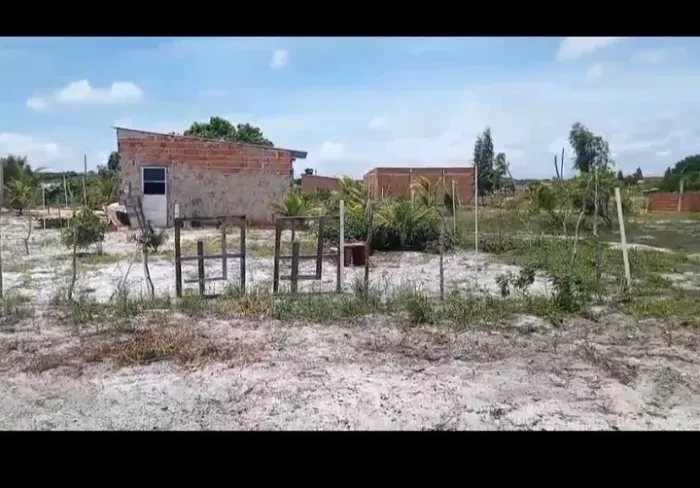 Terreno com uma casinha no bela vista
