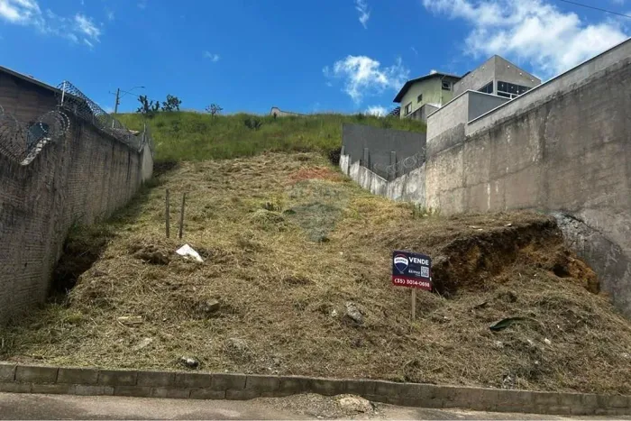 Terreno a venda no Monte Verde