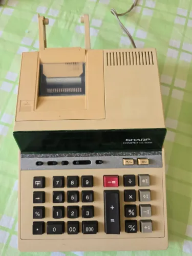 ANTIGUIDADE CALCULADORA DE MESA VINTAGE