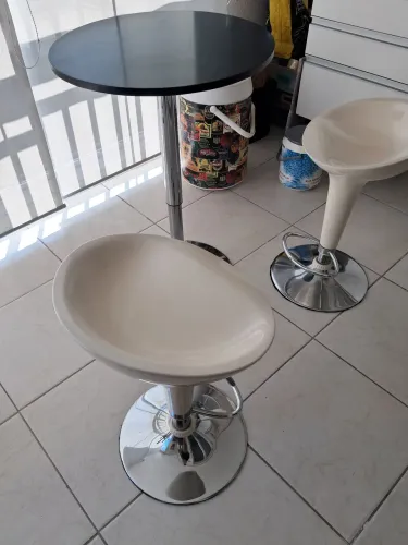 Conjunto cadeira e mesa